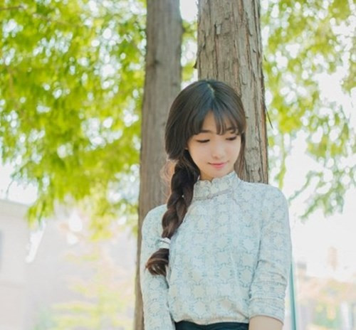 Theo học trong trường Nghệ thuật Đại Liên, ngôi trường có vô số mỹ nữ nhưng Thập Yêu Tương vẫn khẳng định được tên tuổi của bản thân và được thầy cô, bạn bè yêu quý vì sự thân thiện, tốt bụng và đáng yêu.