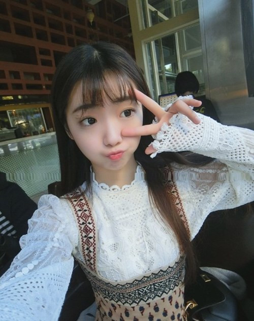 Nếu như hot girl khác phải mạnh dạn khoe da thịt để nổi tiếng thì Thập Yêu Tương vẫn kín cổng cao tường nhưng người hâm mộ vẫn nhớ đến cô với cái nhìn đầy thiện cảm, yêu mến.