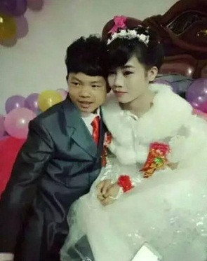 Cô dâu họ Ngô cho biết: “Ai đó nói chồng cháu mới 12-13 tuổi thật là quá vô lý! Chúng cháu đều sinh năm 1999 và năm nay đều 17 tuổi. Anh ấy đơn giản chỉ là có khuôn mặt hơi trẻ con thôi. Xin hãy để chúng cháu được thành hôn và sống hạnh phúc với nhau”. Dù đám cưới vẫn diễn ra nhưng tất nhiên nó sẽ không được công nhận về mặt pháp luật.