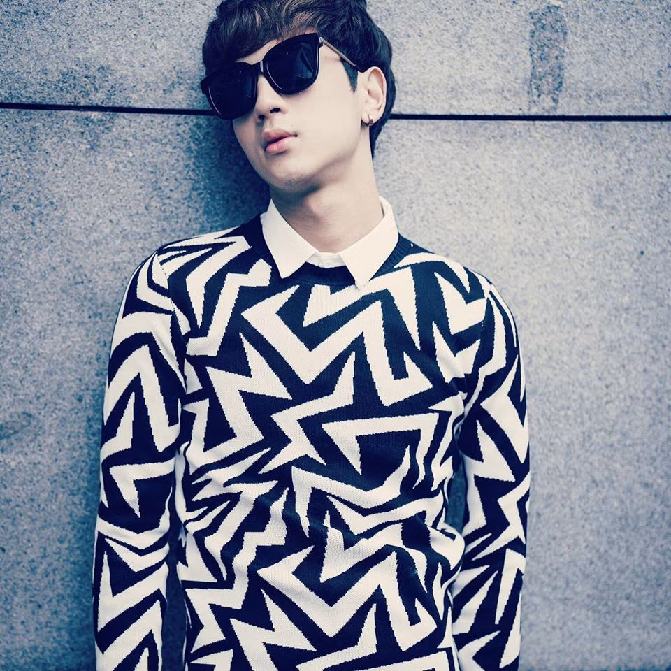 Nhờ lợi thế đẹp trai cùng gu ăn mặc cực chất, chàng trai Phí Ngọc Hưng được cộng đồng mạng đánh giá cao về tiềm năng phát triển trong sự nghiệp điện ảnh.