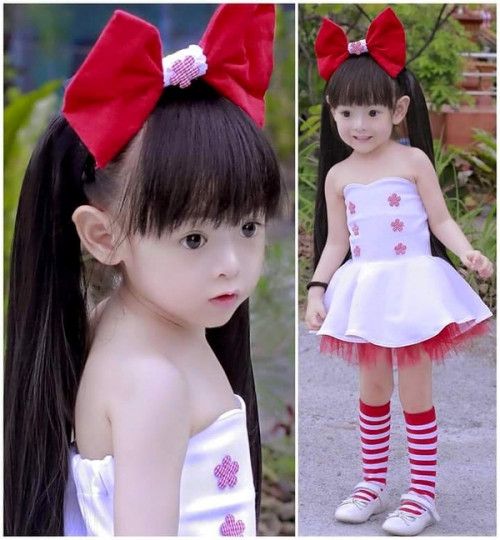 Tuy còn nhỏ tuổi nhưng nhan sắc của cô bé Thái Lan đã khiến nhiều người "đứng hình". Một số người bình luận dí dỏm: " bé xíu mà đã xinh đẹp thế này, lớn lên sẽ thành đại mỹ nhân".