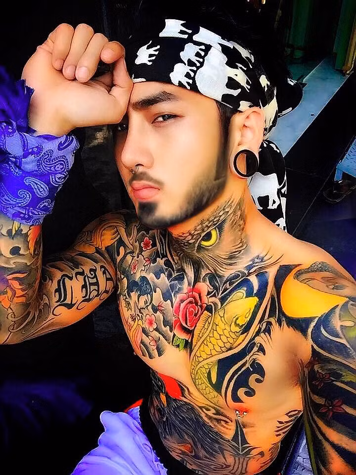 Quả thật, những phát ngôn của Hoàng Anh đã làm ảnh hưởng đến rất nhiều người, đặc biệt là theo nhiều bạn trẻ đam mê xăm nghệ thuật, nong tai... thì Hoàng Anh đã làm xấu đi hình ảnh của cộng đồng mê xăm trong mắt của những người khác. Từ một chàng hot boy đẹp trai có rất nhiều fan, hiện tại trên trang cá nhân của mình, ngày ngày lại có vô số người vào bình luận chê bai, chửi mắng chàng trai này.