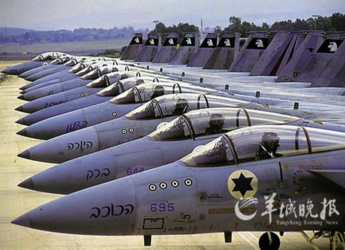 Theo thông báo, một số tên lửa đã được tiêm kích Israel bắn thẳng vào sân bay quân sự, nơi không quân Nga triển khai cường kích tấn công mặt đất Su-25 và máy bay trực thăng vũ trang.