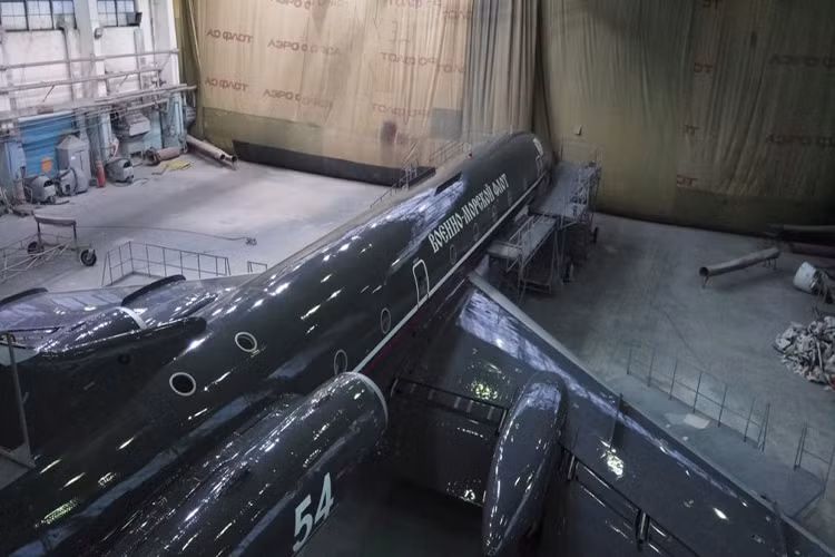 Được kế thừa một phần ngành công nghiệp quốc phòng hùng mạnh của Liên Xô trước đây, Belarus không quá khó khăn trong việc tự phát triển cho mình các thế mạnh riêng trên thị trường vũ khí thế giới hiện tại. Bản thân Belarus cũng là quốc gia đi đầu trong các chương trình nâng cấp, hiện đại hóa các dòng vũ khí do Liên Xô chế tạo trước đây từ xe tăng, tên lửa cho tới máy bay. Nguồn ảnh: Defence-Blog