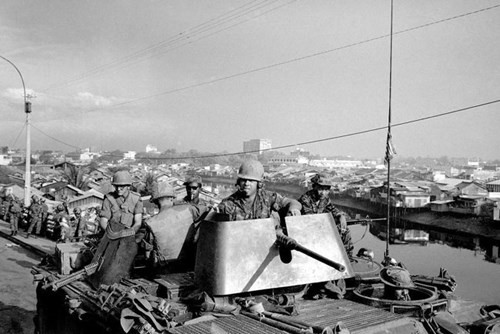 Lính Mỹ và ngụy tại Sài Gòn năm 1968. Ảnh: AP