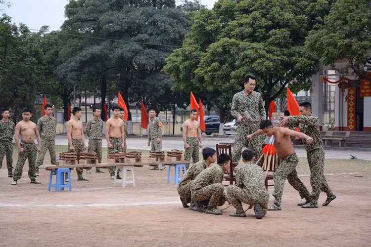 Luyện tập khí công.