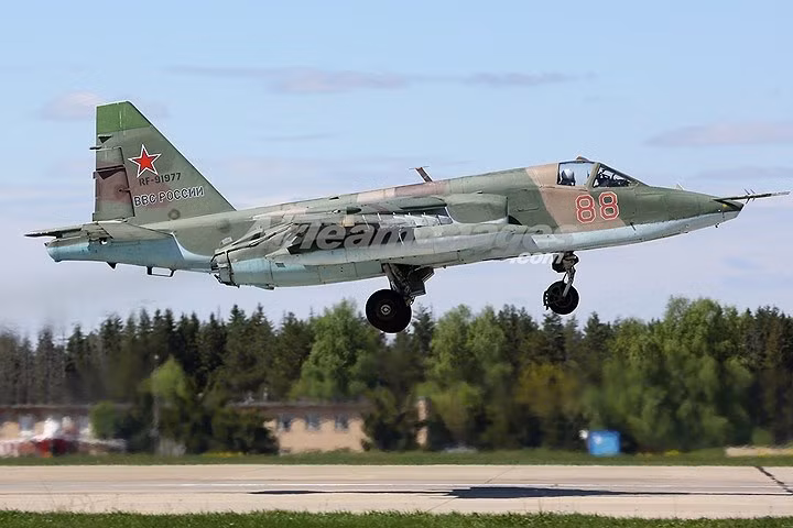 Phi cơ Sukhoi Su-25 vẫn là dòng chính của các trung đoàn không quân cường kích Nga ngày nay.