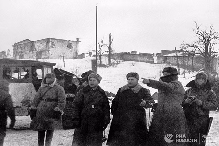 Chiến thắng Stalingrad đặc biệt tới mức, trong cuối năm 1943 Hội đồng tối cao Liên Xô đã trao huân chương chiến công “Stalingrad” cho hơn 700.000 binh sĩ Liên Xô tham gia trận chiến này. Nguồn ảnh: RIA.