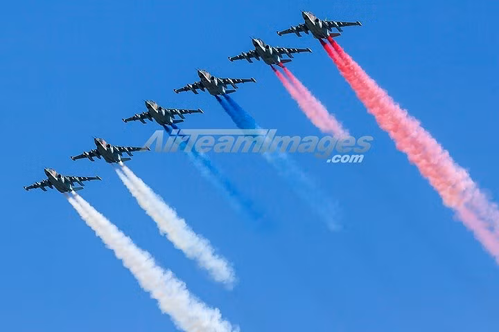 Tầm bay của phi cơ này là 1.000km. Có thể bay xa 1.850 km nếu có thêm thùng nhiên liệu bên ngoài.