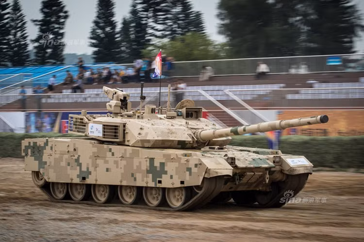 Xe tăng chiến đấu chủ lực VT4 do Tập đoàn NORINCO sản xuất trong một cuộc triển lãm quân sự. Ảnh: Sina.