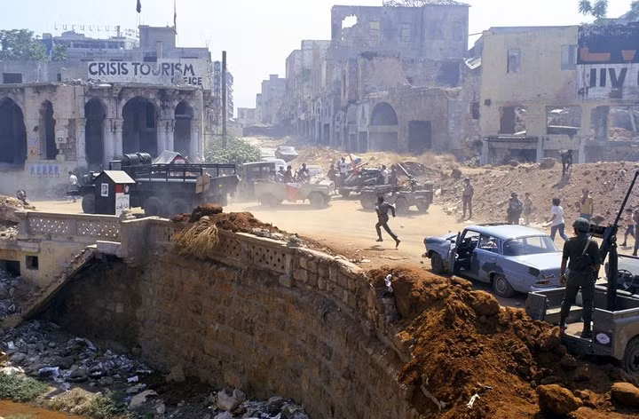 Thành phố Beirut bị tàn phán trong cuộc Chiến tranh Lebanon năm 1982.