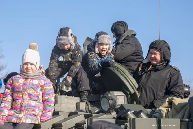 Tìm hiểu xe tăng T-80BV. Nguồn ảnh: Arms-Expo