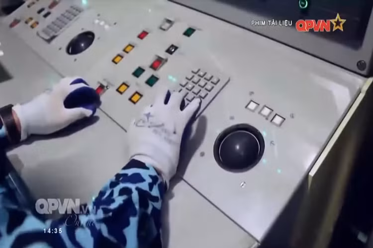 Sau 6 năm thành lập đến nay, cán bộ, thủy thủ Lữ đoàn tàu ngầm 189 Hải quân đã tiếp nhận, huấn luyện làm chủ 6 tàu ngầm Kilo. sẵn sàng chiến đấu, hiệp đồng với các lực lượng bảo vệ chủ quyền biển, đảo của Tổ quốc. Nguồn ảnh: QPVN.