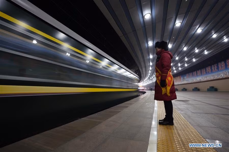 Mạng lưới đường sắt tại Trung Quốc tính đến cuối năm 2017 đã lên đến 127.000 km, bao gồm 25.000 km đường sắt cao tốc, theo Tân Hoa xã. Ảnh: Tân Hoa xã.