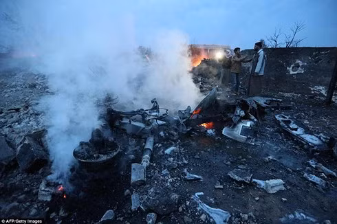 Mảnh vỡ của máy bay Su-25 bị bắn hạ tại Syria. Ảnh: Daily mail.