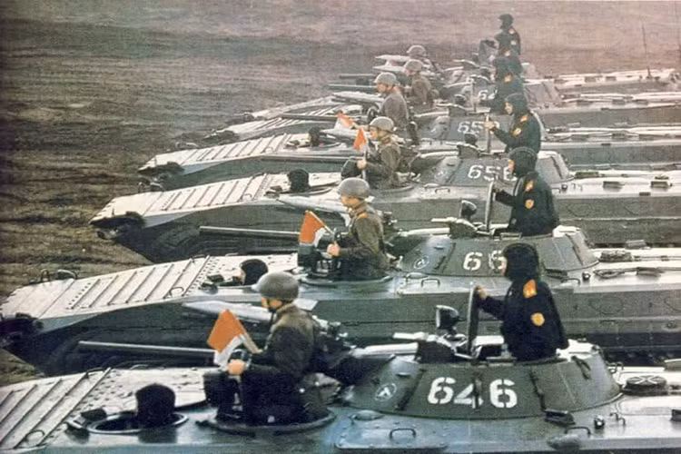 Số lượng xe chiến đấu bộ binh - thường trang bị cho các sư đoàn bộ binh cơ giới gồm 24.000 chiếc BMP-1/2/3. Nguồn ảnh: Partisan.