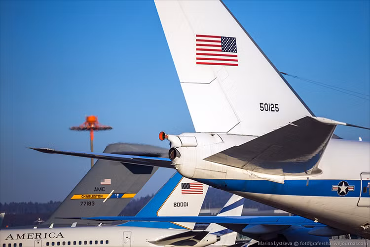 Giá trị của mỗi chiếc E-4B "Nightwatch" ước tính vào khoảng hơn 220 triệu USD và để vận hành nó cũng cần tới một nguồn ngân sách không hề nhỏ, tuy nhiên chừng không đó hoàn toàn không là gì so với an ninh quốc gia của nước Mỹ. Nguồn ảnh: Defence Blog.