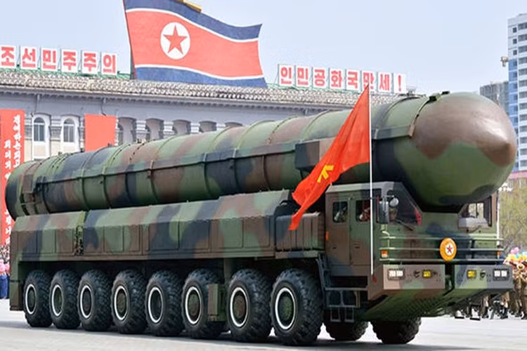 Ước tính có 12.000 quân trong buổi tập duyệt. Ảnh: Getty.