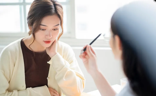 Nghe chị giúp việc nói lý do xin nghỉ việc mà tôi tái mặt Nghe chi giup viec noi ly do xin nghi viec ma toi tai mat