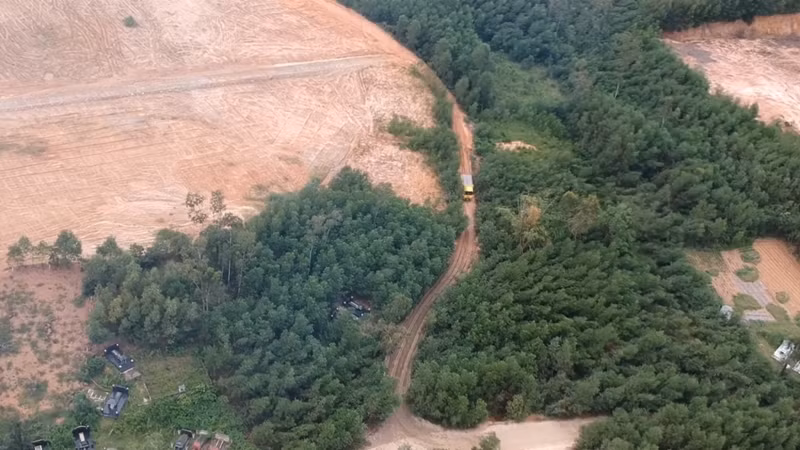 Diện tích khu vực thuê đất và khai thác là 3,7871ha, trữ lượng mỏ được phép đưa vào thiết kế khai thác 348.059m3; công suất khai thác 95.000m3/năm; thời gian thuê đất và khai thác 4 năm kể từ ngày cấp giấy phép.