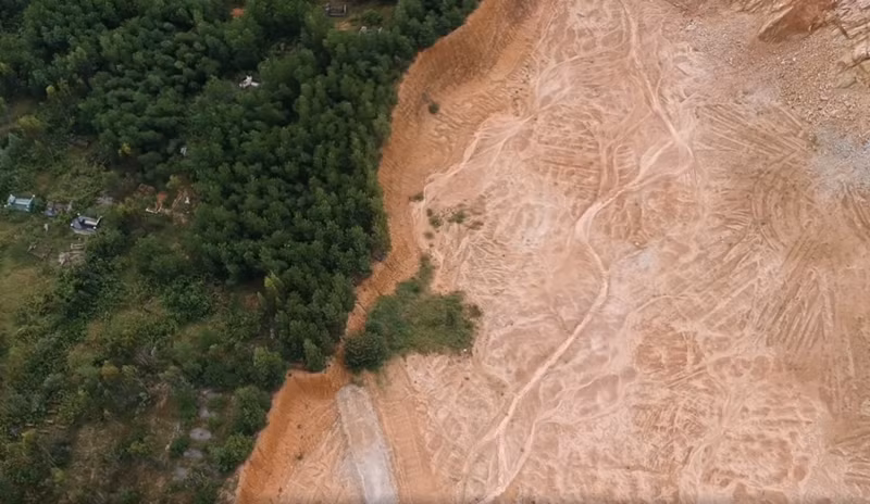 Mỏ này là để phục vụ cho san lấp cho dự án khu tái định cư kết hợp phát triển quỹ đất, phục vụ cho dự án xây dựng hệ thống đê bao nhằm ứng phó với biến đổi khí hậu tại xã Tịnh Kỳ, TP.Quảng Ngãi.