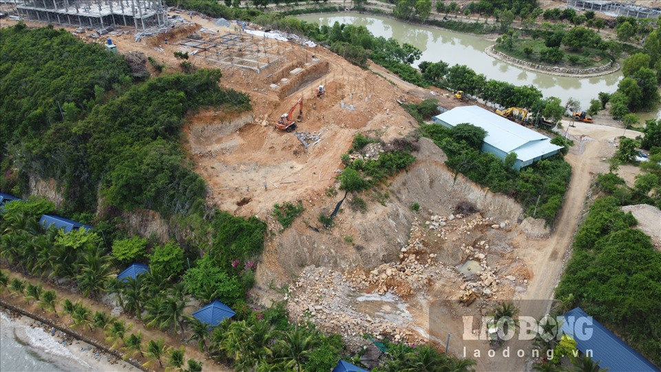 Đối với lượng đất đá dôi dư trong quá trình thi công xây dựng, đề nghị công ty có phương án xử lý, tận dụng phù hợp và báo cáo cơ quan đã phê duyệt báo cáo đánh giá tác động môi trường nếu có thay đổi… (Ảnh: Lao Động).