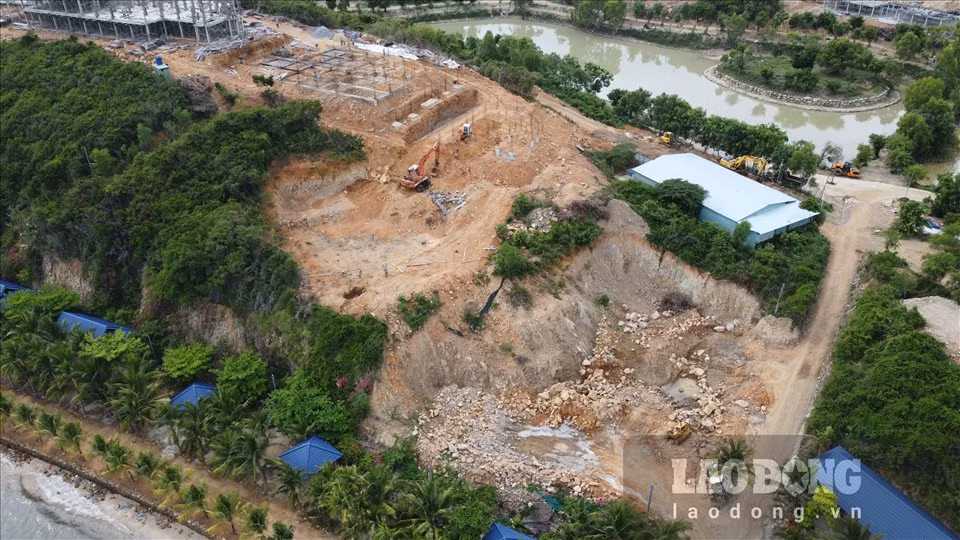 Đối với lượng đất đá dôi dư trong quá trình thi công xây dựng, đề nghị công ty có phương án xử lý, tận dụng phù hợp và báo cáo cơ quan đã phê duyệt báo cáo đánh giá tác động môi trường nếu có thay đổi… (Ảnh: Lao Động).
