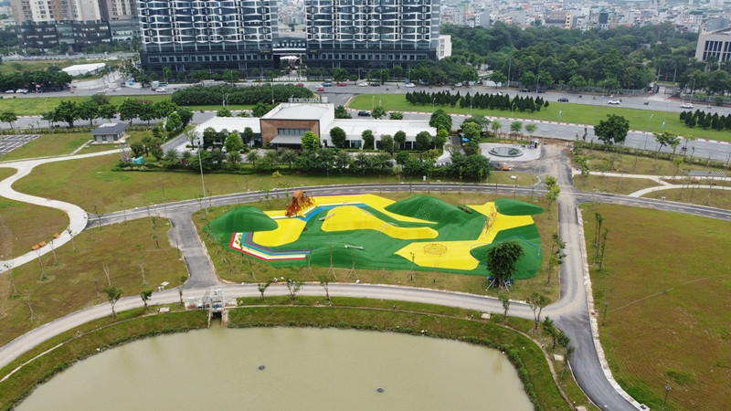 Công trình công viên Mễ Trì hiện là công viên lớn nhất của quận Nam Từ Liêm. Hiện công viên đang dần hoàn thiện để phục vụ nhu cầu của người dân trong khu vực.