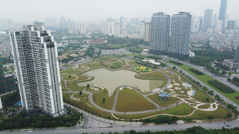 “Soi” tien do cong trinh cong vien lon nhat quan Nam Tu Liem