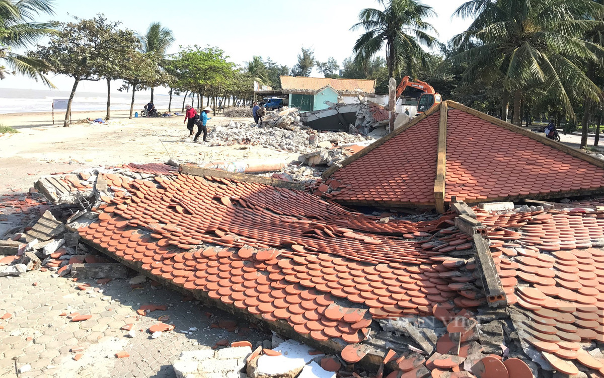 Những ki ốt đã được giải phóng. (Ảnh: Dân Việt).