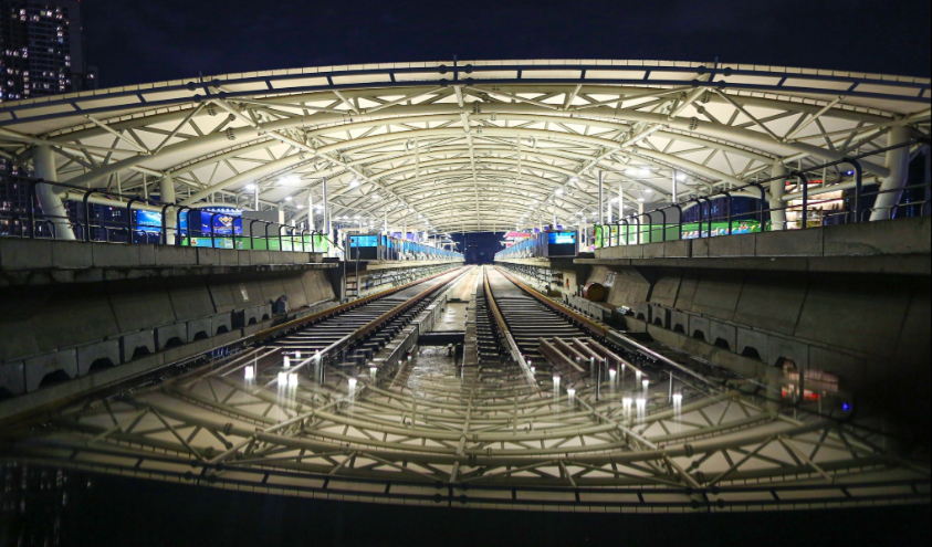 Hệ thống mái che với diện tích 6.200 m2 của nhà ga Tân Cảng. (Ảnh: Dân Trí).