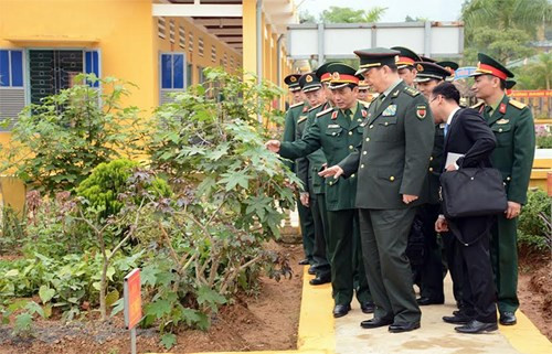 Bo truong Quoc phong Trung Quoc tham Trung doan 141, Su doan 3 Sao vang-Hinh-3