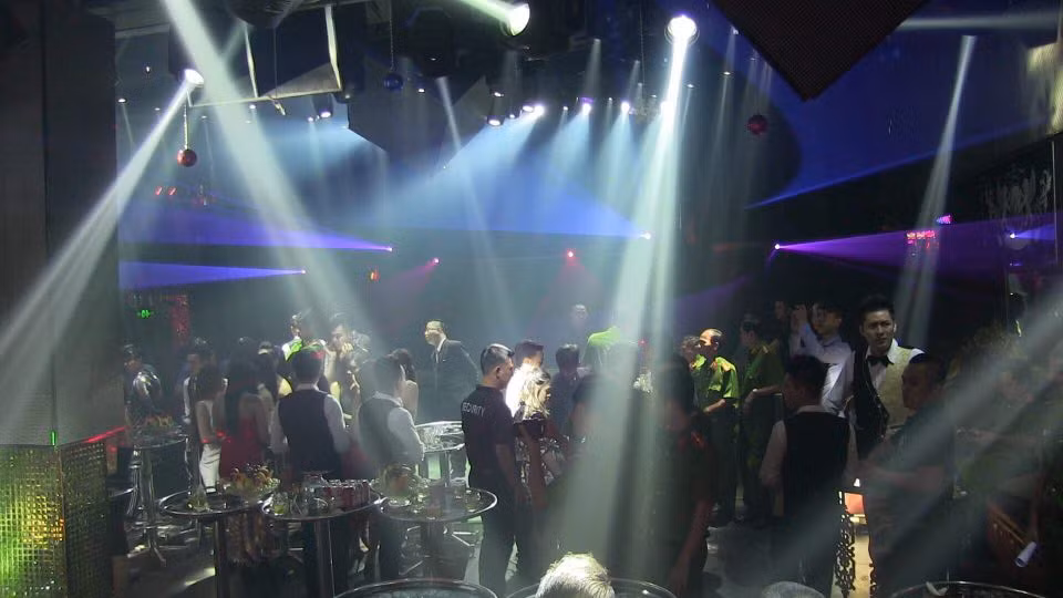 Đây là hai quán bar khá nổi tiếng ở trung tâm TP.HCM tập trung nhiều dân chơi có “máu mặt” vào mỗi dịp lễ tết gây ra tình trạng phức tạp về an ninh trật tự.