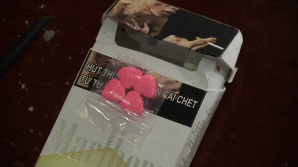 Tang vật nghi ma túy được công an phát hiện tại bar 212 Club.