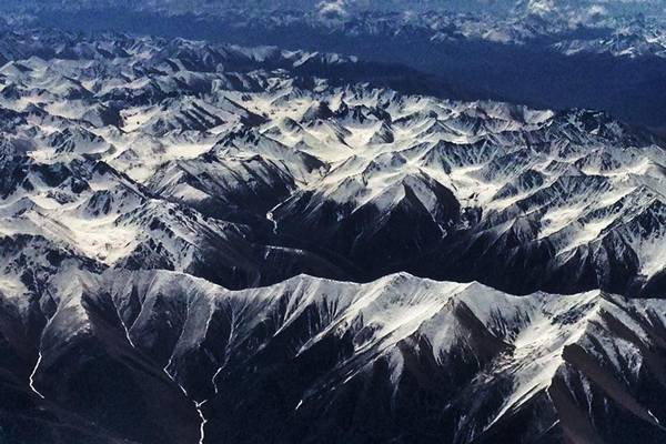 Ở giai đoạn cuối của quá trình tan chảy, sự thất thoát nước ở đất sẽ đạt tới độ khiến các hồ nước cạn nhanh. Quan sát từ vệ tinh và trên mặt đất chỉ ra xu hướng này đang mở rộng khắp khu vực đất đóng băng vĩnh cửu ở Bắc bán cầu, bao gồm cao nguyên Thanh Tạng.