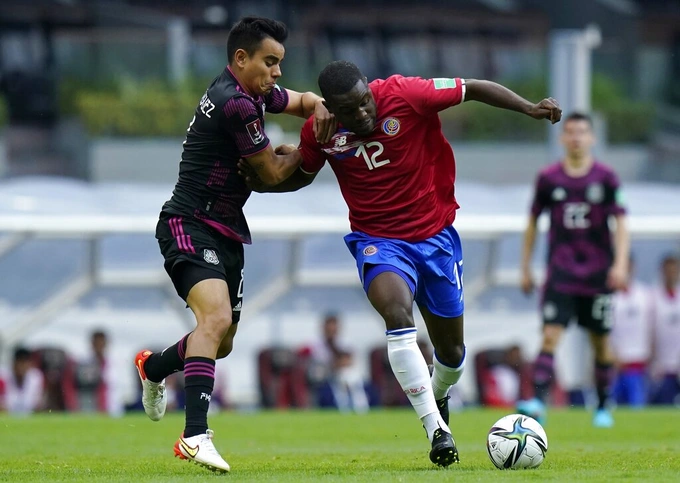 Do vậy, dù là trận đầu ra quân, nhưng thầy trò Luis Enrique cần phải quyết tâm dành được 3 điểm nếu muốn năng cơ hội cạnh tranh tấm vé vào vòng tiếp theo. Là một trong những ứng cử viên vô địch, đội tuyển Tây Ban Nha sẽ đưa đội hình mạnh nhất để trong cuộc đối đầu với đại diện đến từ châu Mỹ.