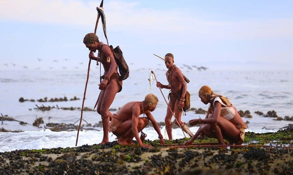  6. Con người: Do con người sống rải rác trên khắp thế giới, nếu chiến tranh hạt nhân xảy ra, ít có khả năng mọi người cùng bị ảnh hưởng bởi tia phóng xạ.