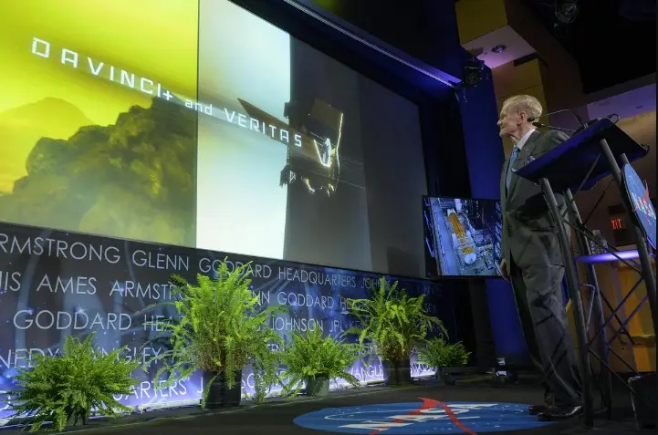 Mang tên DAVINCI (Deep Atmosphere Venus Investigation of Noble gases, Chemistry and Imaging), đây sẽ là nhiệm vụ đầu tiên nghiên cứu sao Kim cả bằng cách bay qua và hạ cánh. Theo dự kiến, tàu vũ trụ sẽ khám phá khí quyển nhiều lớp của sao Kim và tới bề mặt của hành tinh vào tháng 6/2031. Nhiệm vụ DAVINCI có thể ghi lại dữ liệu về sao Kim mà giới khoa học muốn đo đạc từ đầu thập niên 1980.