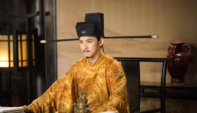 Tống Chân Tông cũng là một đế vương có đời sống cá nhân phong phú, ngoại trừ tinh thông cầm kỳ thi họa, cũng rất thích đi du ngoạn khắp nơi.