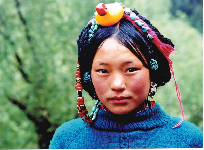  4. Người Tây Tạng cần ít hơn 40% oxy so với người bình thường: Người Sherpa ở Nepal và Tây Tạng thường làm hướng dẫn viên cho những du khách muốn chinh phục đỉnh Everest. Cơ thể họ có những đặc điểm cho phép họ sống ở độ cao 4 km so với mực nước biển.