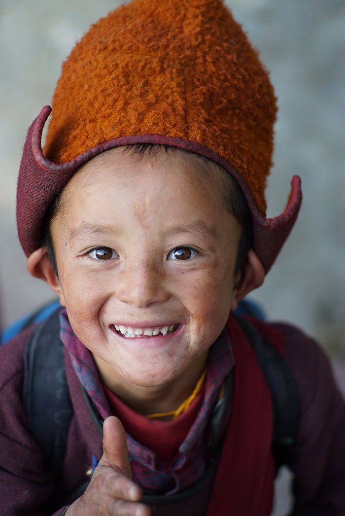 Các nhà khoa học cũng tìm thấy gen EPAS1 trong các hóa thạch của họ. Ngày nay, người Tây Tạng (cùng với một số người sống trên các đảo thuộc Thái Bình Dương) dường như là tộc người duy nhất mang gene EPAS1.