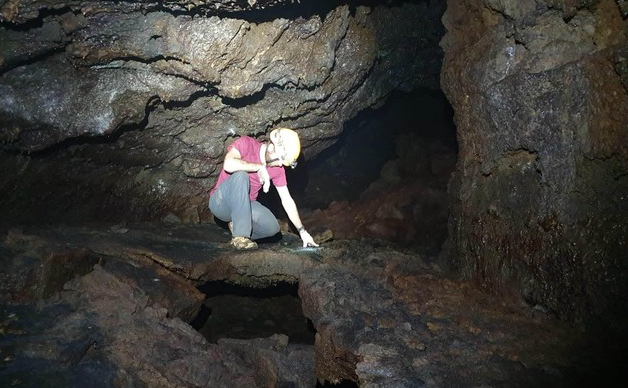 Hang động núi lửa Krông Nô là một hệ thống hang động núi lửa trong đá bazan dài khoảng 10km; xác lập kỷ lục về quy mô, độ dài cũng như tính độc đáo tại Đông Nam Á, được các nhà khoa học tìm thấy vào năm 2014.(Ảnh: Tiền phong)