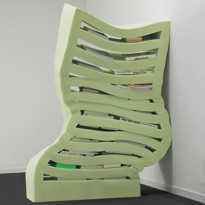 Những chiếc kệ mềm và võng này được làm từ cao su xốp