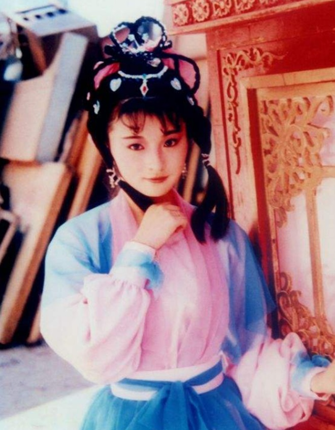 Truyện kể hằng năm các kiếm sĩ của nước Ngô sang nước Việt thi đấu kiếm, và họ có thái độ rất ngông nghênh vì kiếm pháp của họ đã lấn áp hoàn toàn các tay kiếm cừ khôi của nước Việt. Điều đó khiến Phạm Lãi rất lo buồn.