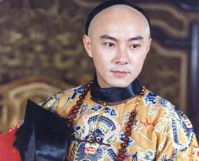 5. “Làm người có thể lơ mơ thì cứ lơ mơ, cuộc sống hãy buông lỏng hết cỡ” - Lộc đỉnh ký.