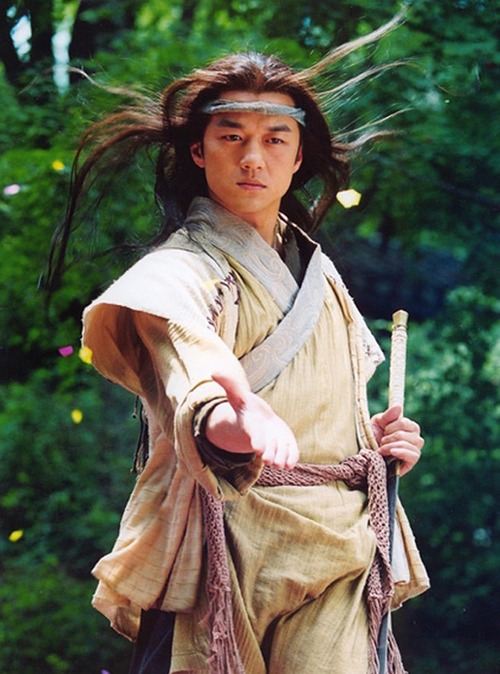 1. "Trên đời này không có gì là hoàn hảo. Một người vượt trăm ngàn đắng cay để tìm kiếm, đến khi nắm trong tay rồi cũng chỉ đến vậy, đôi khi vô tình lại đánh mất đi những thứ vốn nằm trong tay mình" - Tiếu ngạo giang hồ