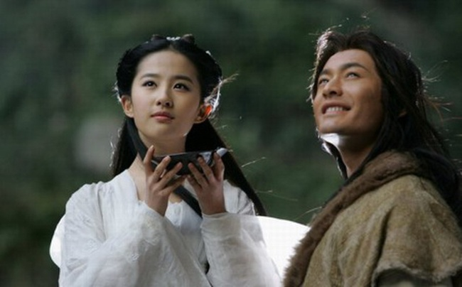 3. "Trên đời này, hợp tan biến ảo. Mọi sự đều có may rủi, sự khác biệt của người may mắn và người không may cuối cùng đều đến từ bản tính mỗi người." - Thần điêu đại hiệp.