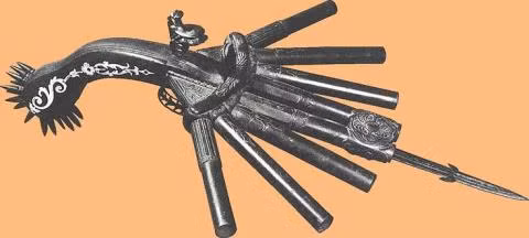  1. Súng lục chân vịt 8 nòng: Nói là chân vịt bởi giống bàn chân của loài vật này nhưng lại có tới 8 nòng chĩa ra, có thể “hạ gục” nhiều đối phương trong cùng một lúc nếu rơi vào tầm ngắm. Sau khí bắn, có thể thu gọn lại giống như một con dao hay chiếc quạt xoè kèm theo mũi tên hướng về phía trước. Đây có thể coi là một trong những khẩu súng kì quặc và nguy hiểm nhất thế giới.