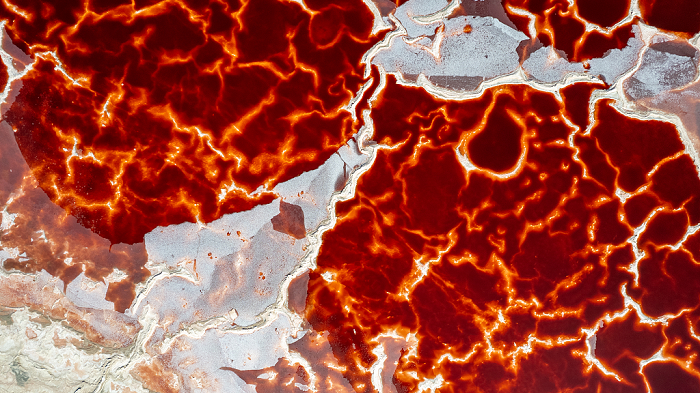 Do điều kiện khí hậu, sa mạc Tengger có tới hơn 400 hồ nước lớn nhỏ. Dù số lượng hồ lớn thế nhưng hồ muối tương tự như hồ Ô Lan thực sự là rất hiếm. Và trên thực tế, hồ Ô Lan là tập hợp gồm 1 hồ lớn và một số hồ nhỏ nằm rải rác xung quanh.