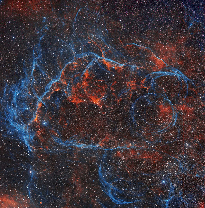 Vật chất này được hình thành trong nhiều triệu năm, được giải phóng và sẽ lạnh dần trong hàng triệu năm cho tới khi hình thành những ngôi sao mới. Những vụ nổ siêu tân tinh tạo ra nhiều nguyên tố, trong đó có canxi hoặc sắt - những nguyên tố có trong cơ thể của chúng ta. Đây là một điều thú vị trong quá trình tiến hóa của các ngôi sao".